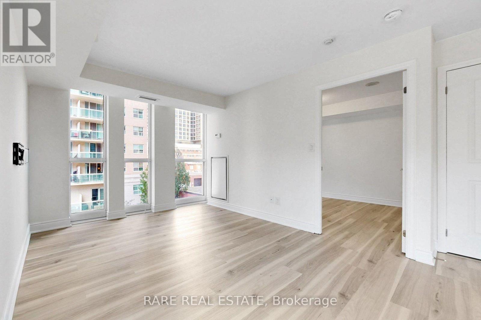 #512 400 ADELAIDE STREET E - 17