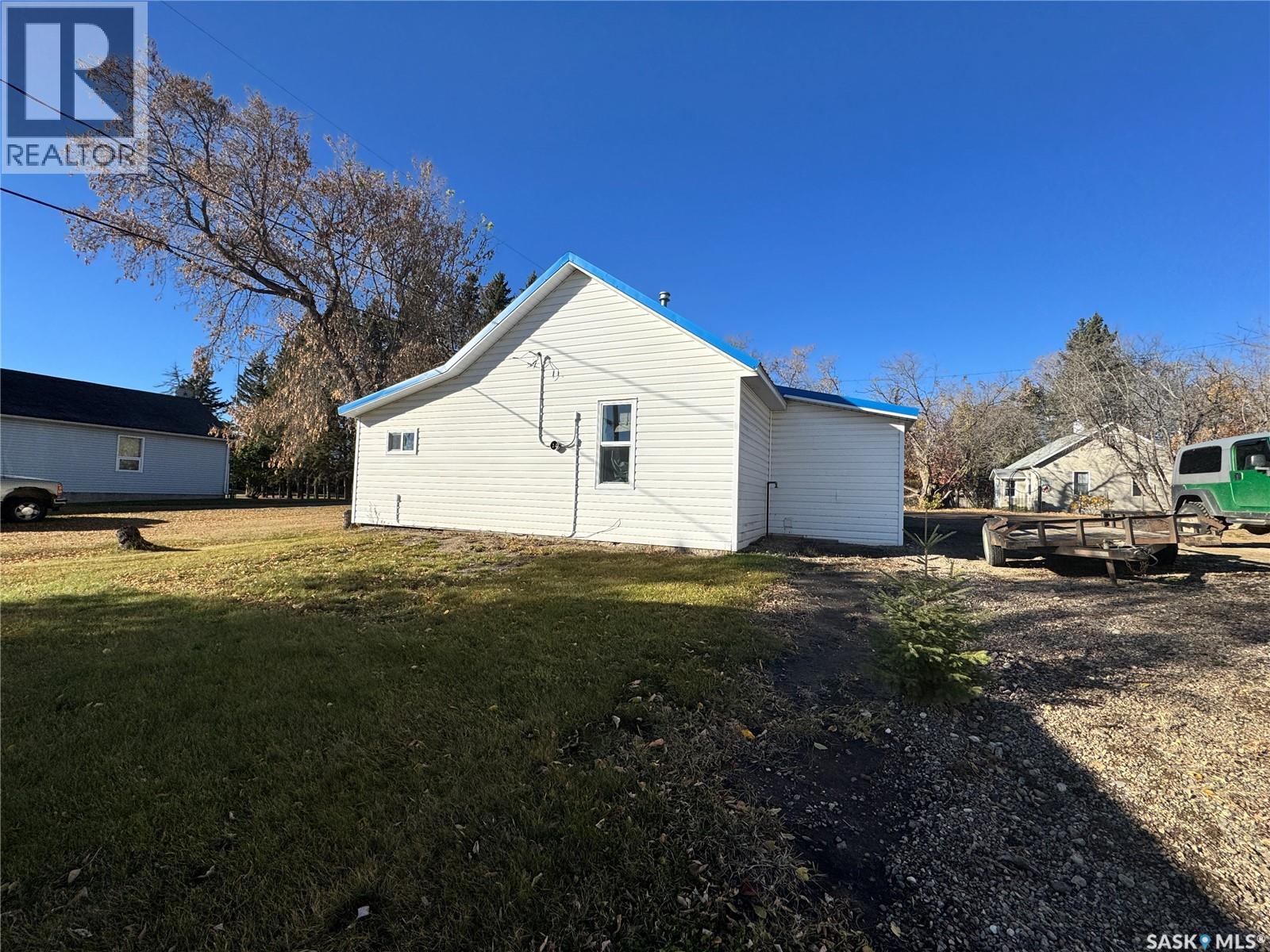 144 3 STREET E, St. Walburg — photo 2