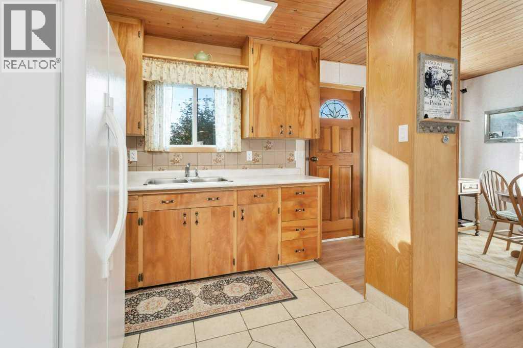 Listing photo – 4910 56 Avenue, Rimbey