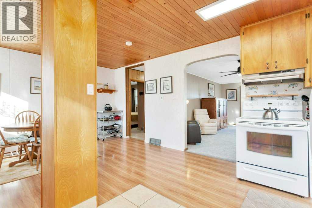 Listing photo – 4910 56 Avenue, Rimbey