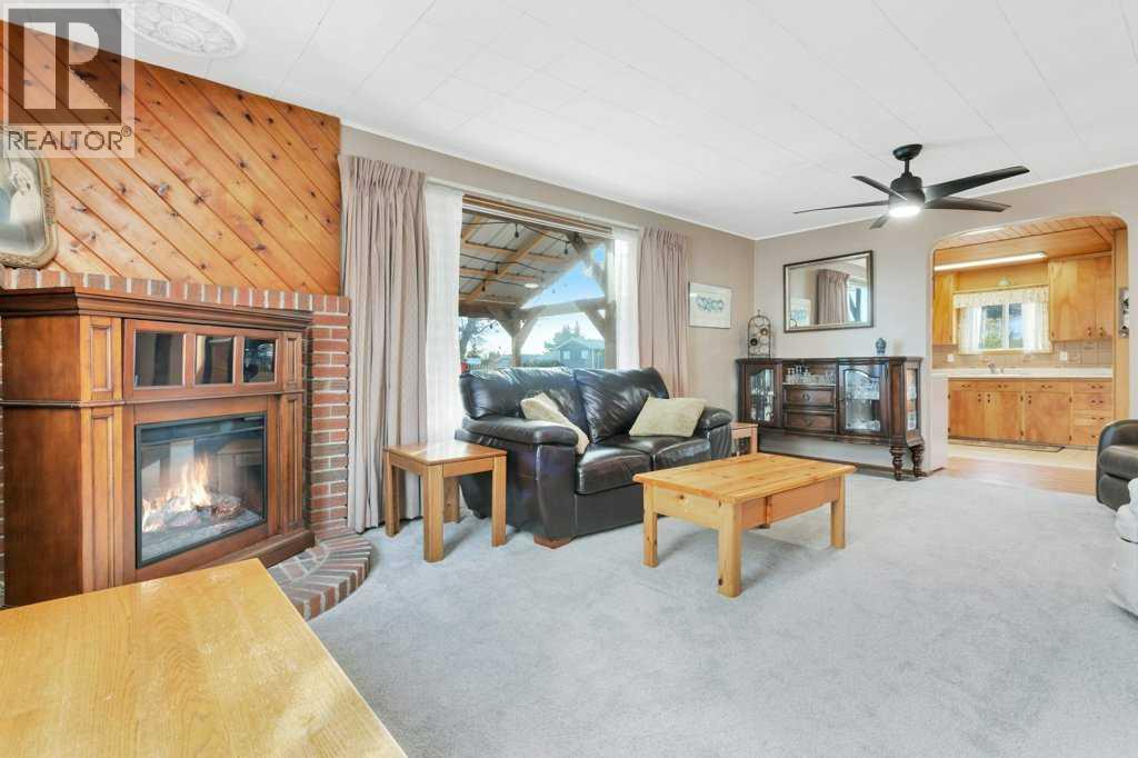 Listing photo – 4910 56 Avenue, Rimbey