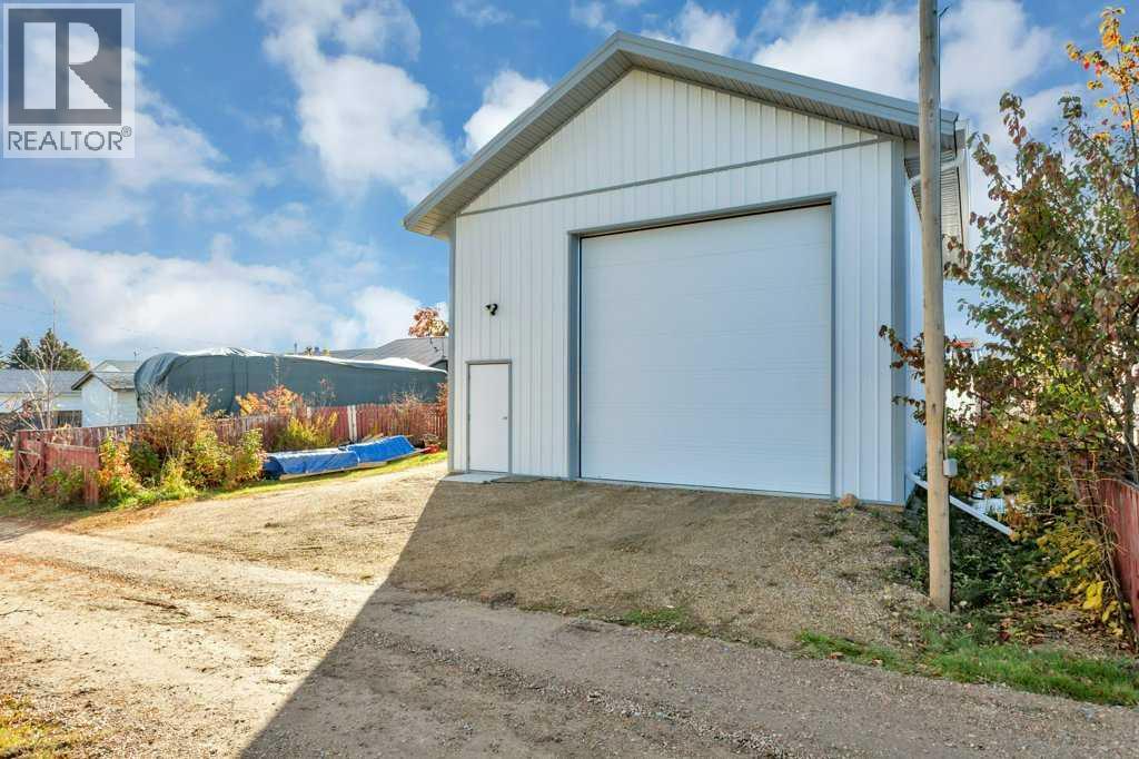 Listing photo – 4910 56 Avenue, Rimbey