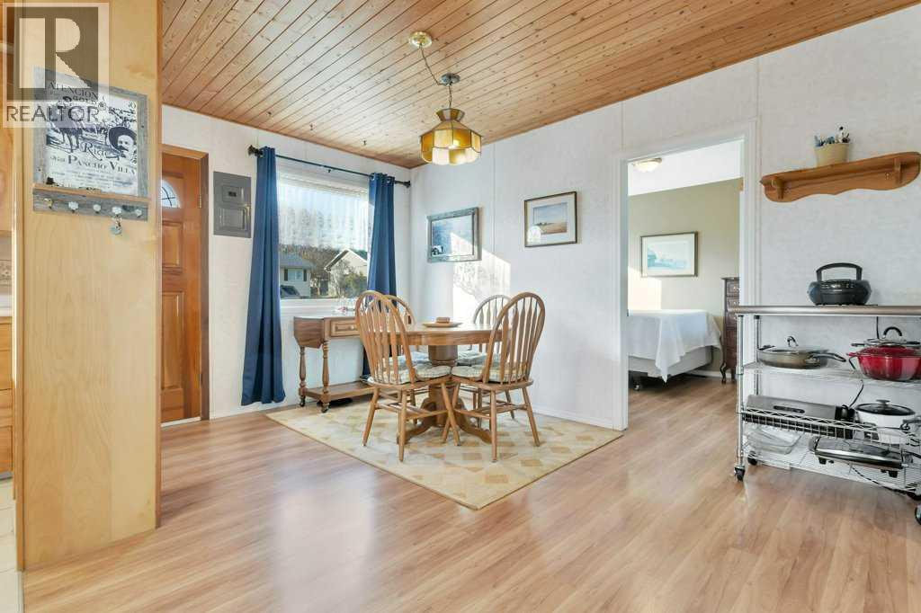Listing photo – 4910 56 Avenue, Rimbey