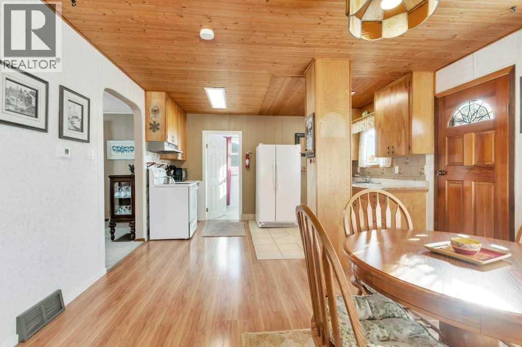 Listing photo – 4910 56 Avenue, Rimbey