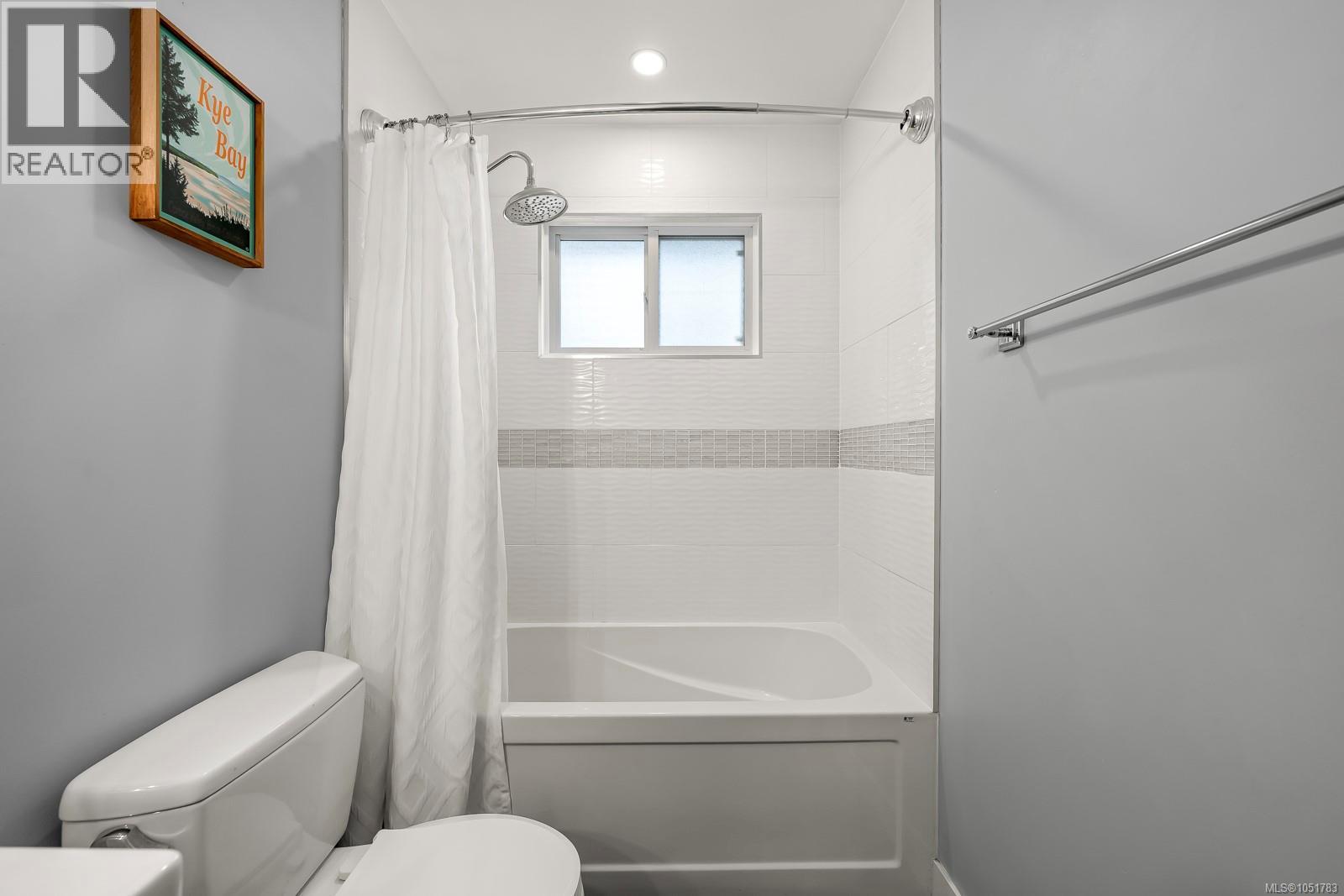554 Cormorant St - 25