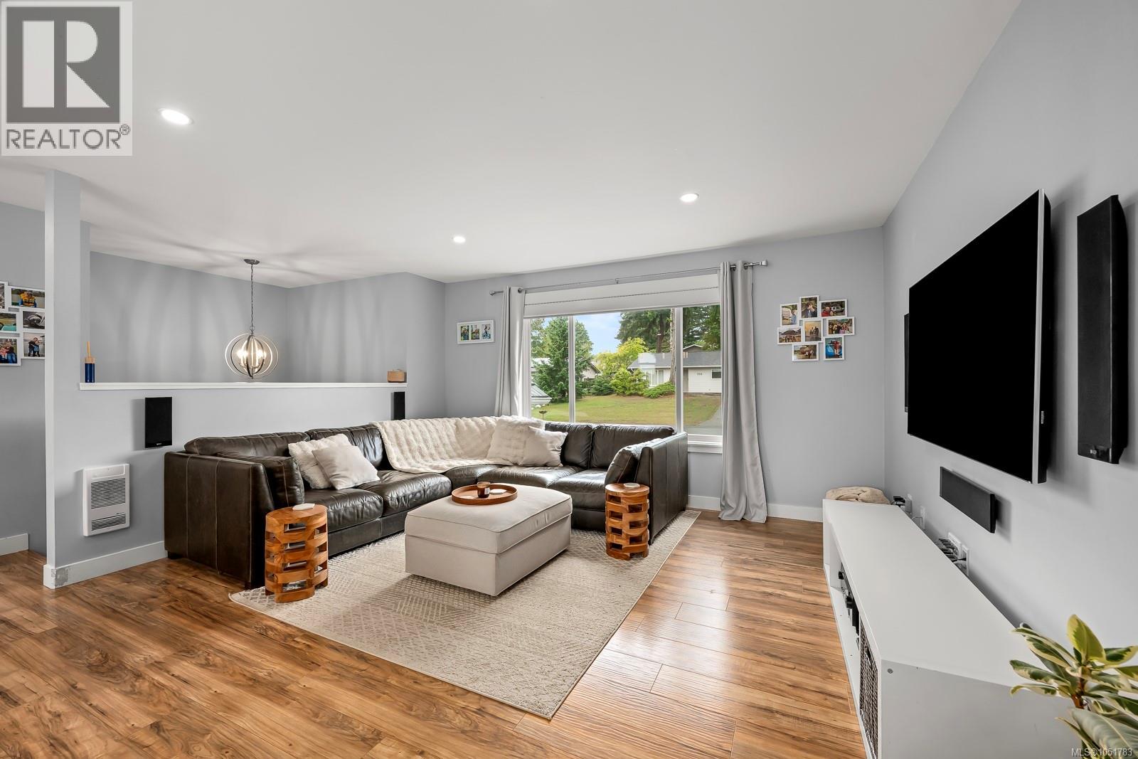 554 Cormorant St - 6