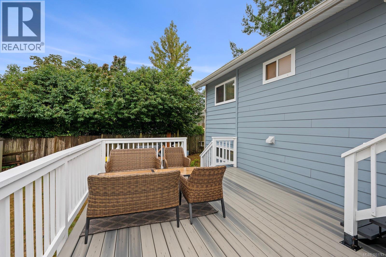 554 Cormorant St - 27