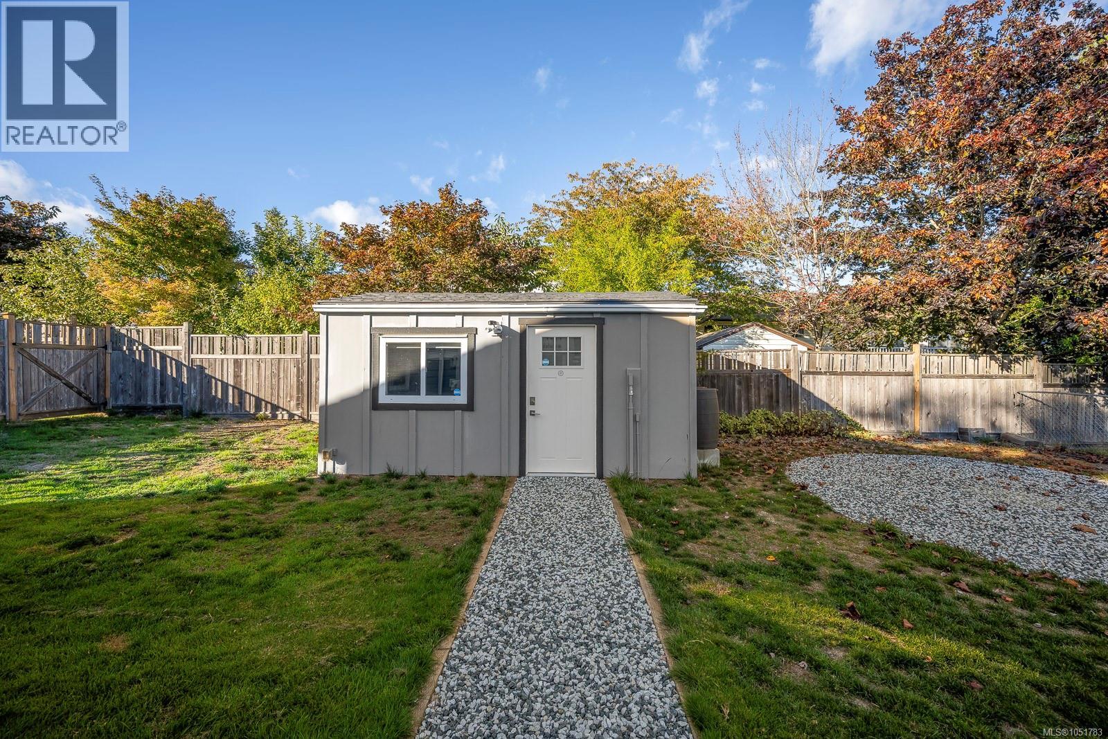 554 Cormorant St - 57