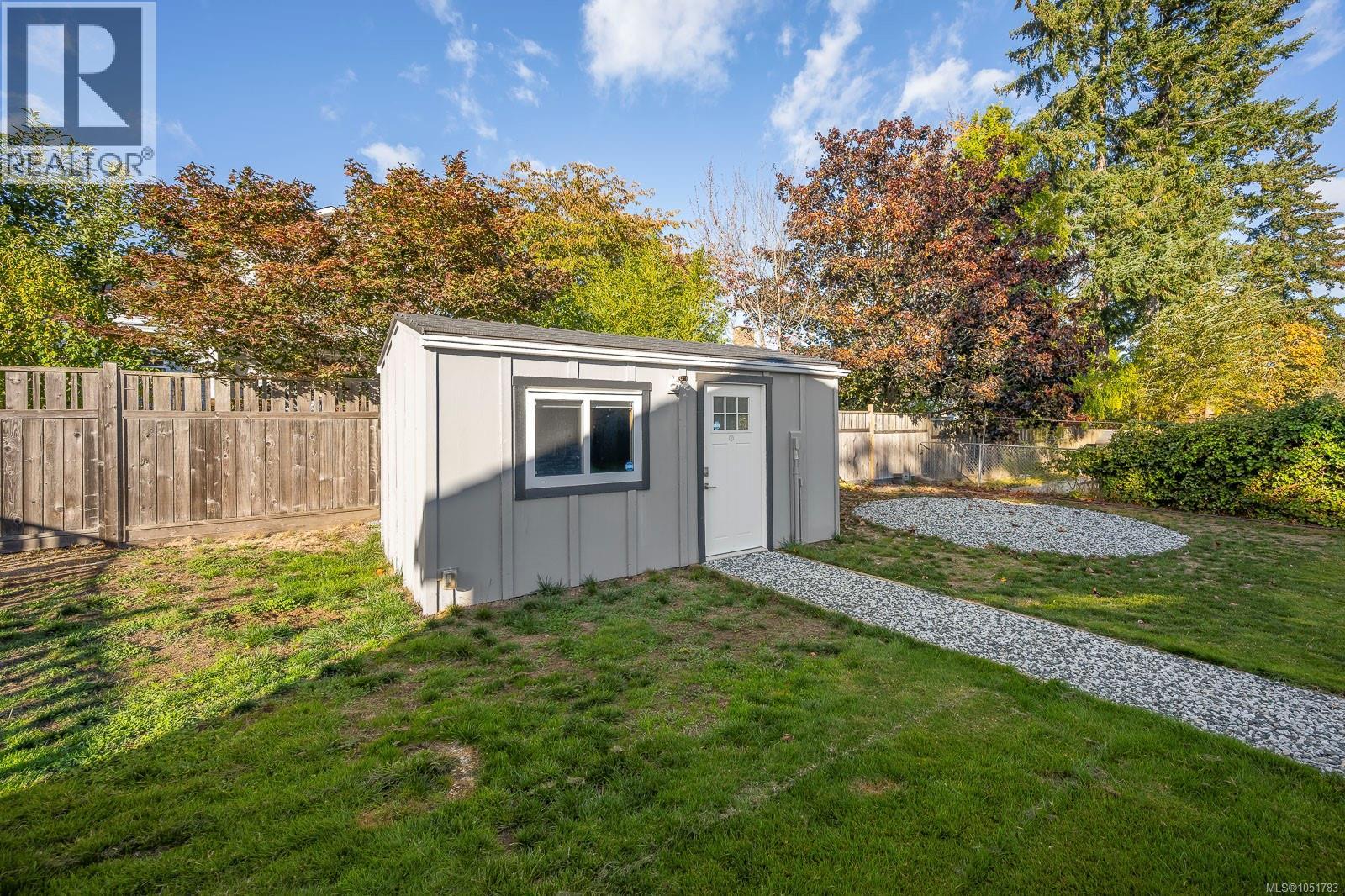 554 Cormorant St - 56