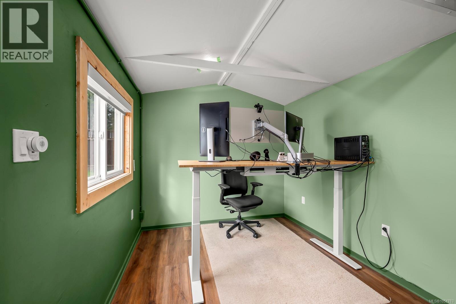 554 Cormorant St - 53