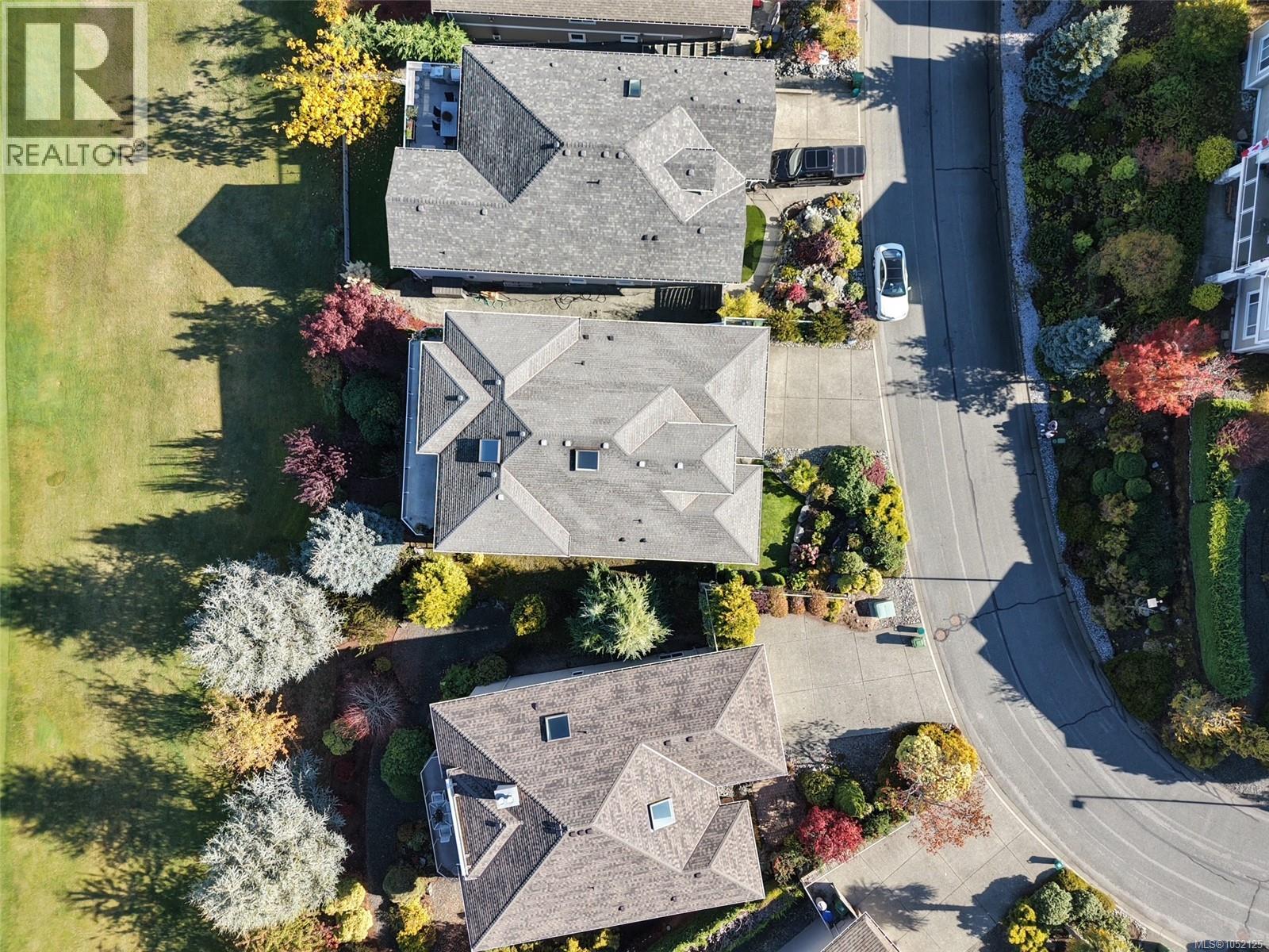 721 Country Club Dr, Cobble Hill - Image 1