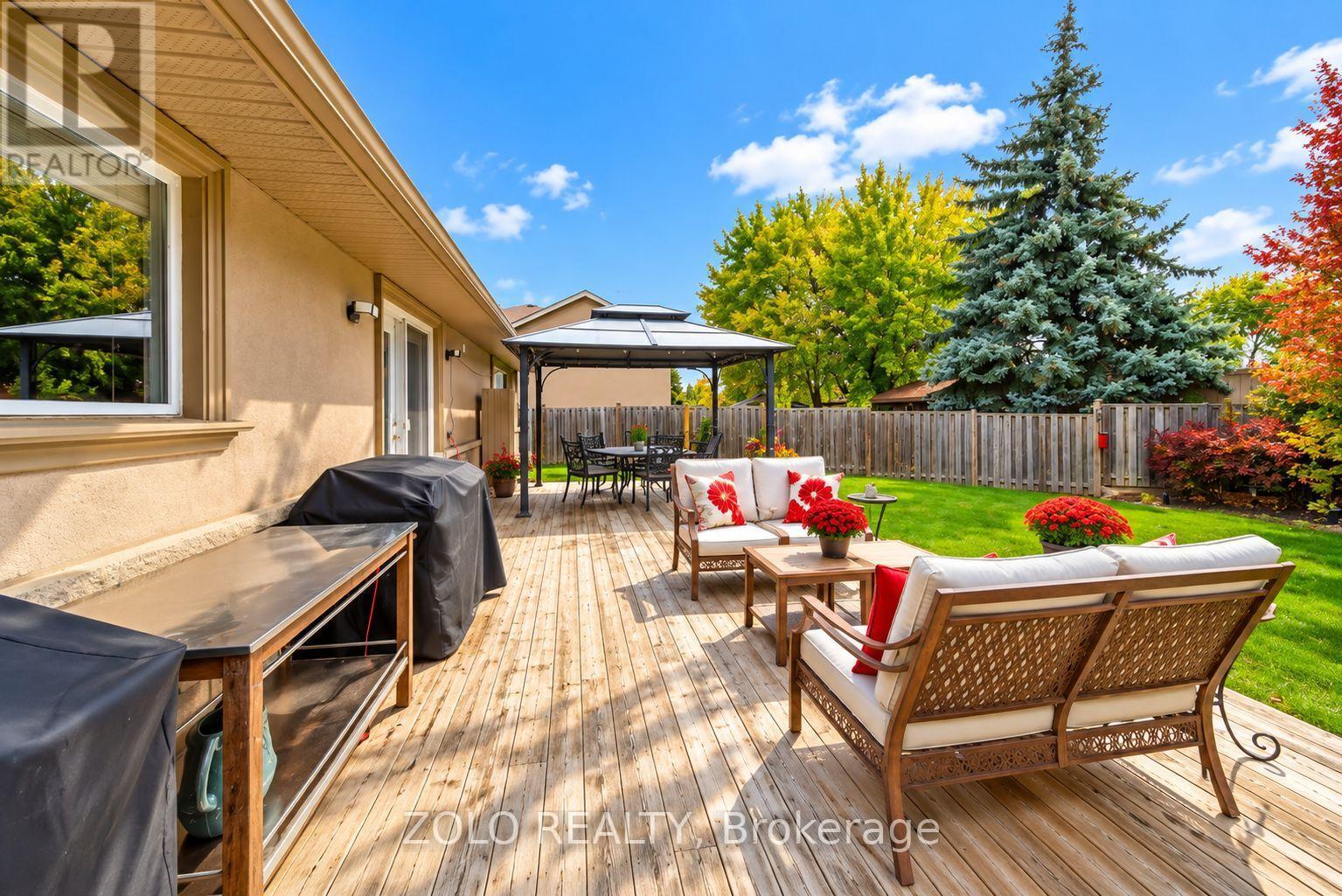 6911b Hickling Crescent — photo 30
