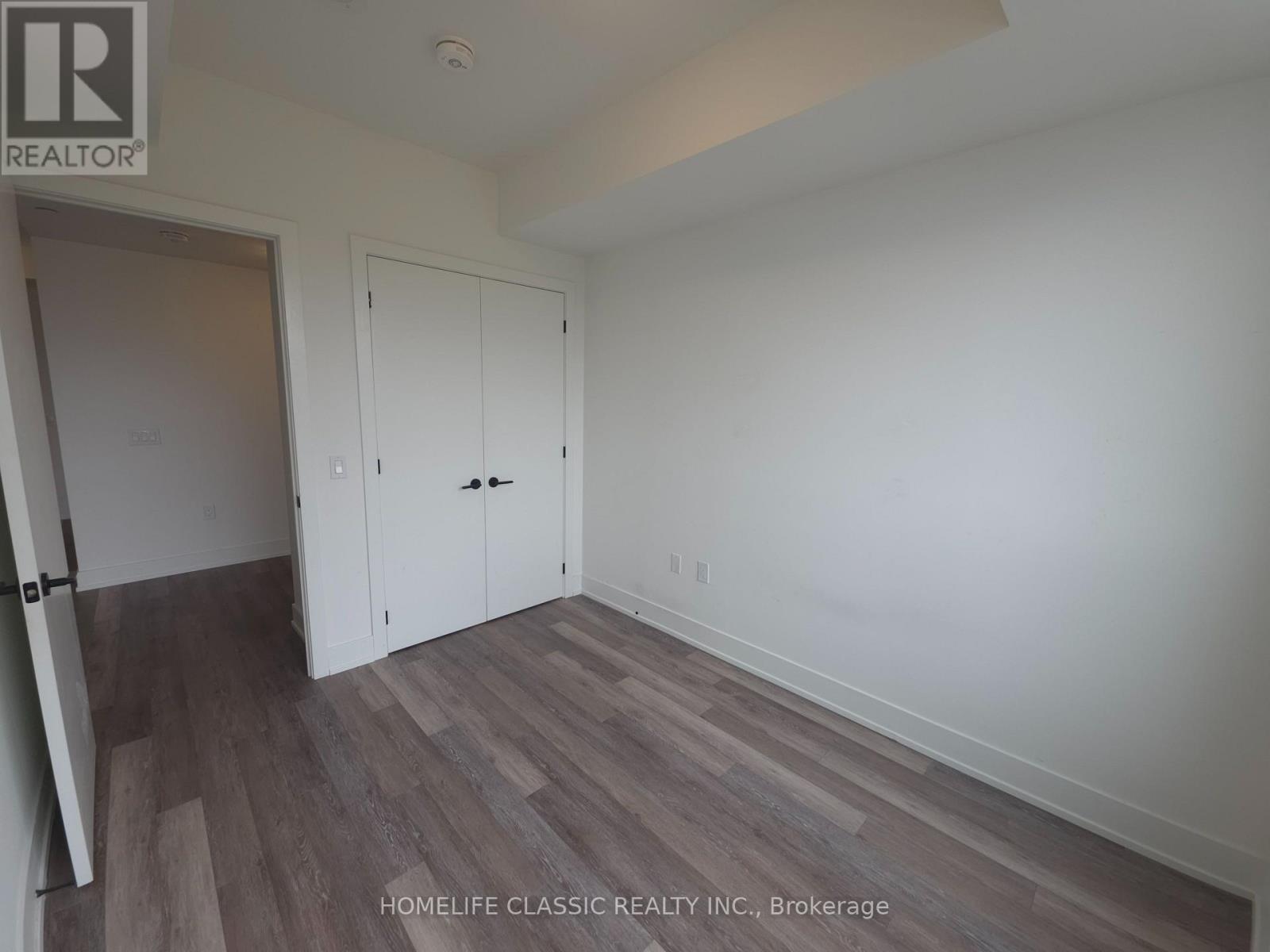 2075 King Road — photo 13