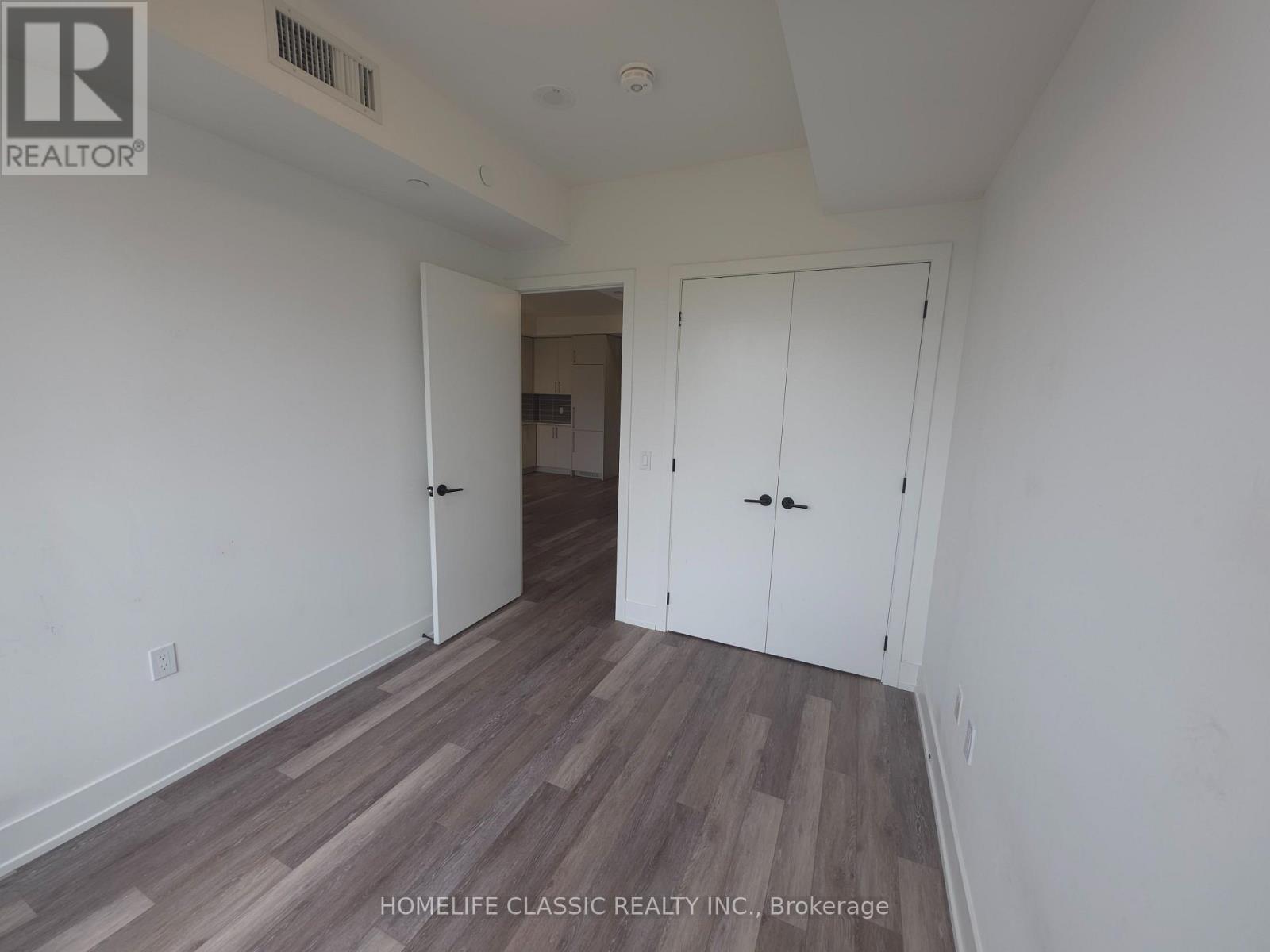 2075 King Road — photo 14
