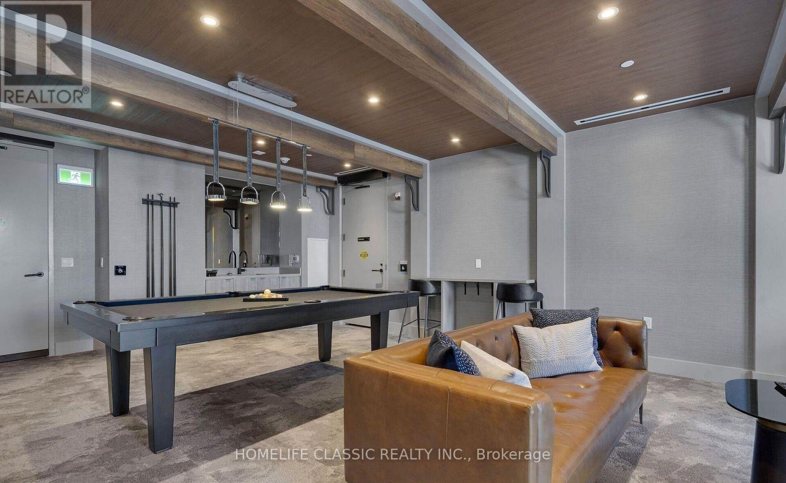 2075 King Road — photo 25