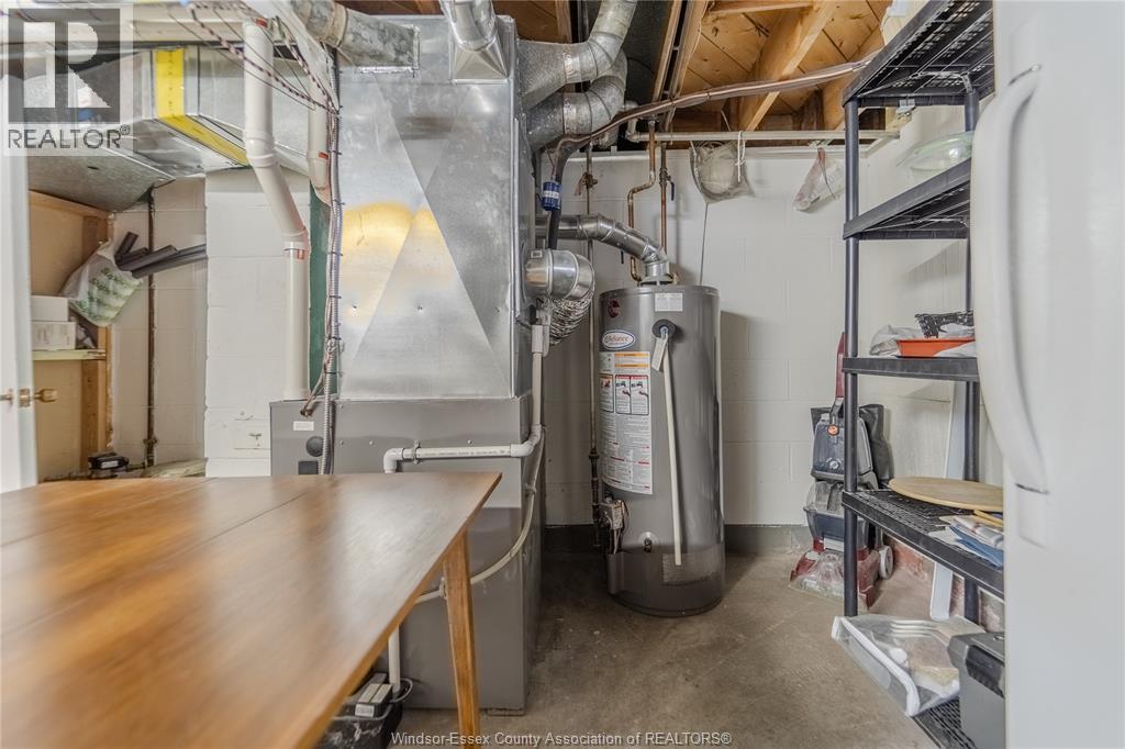 1049 BUCKINGHAM ROAD - 31