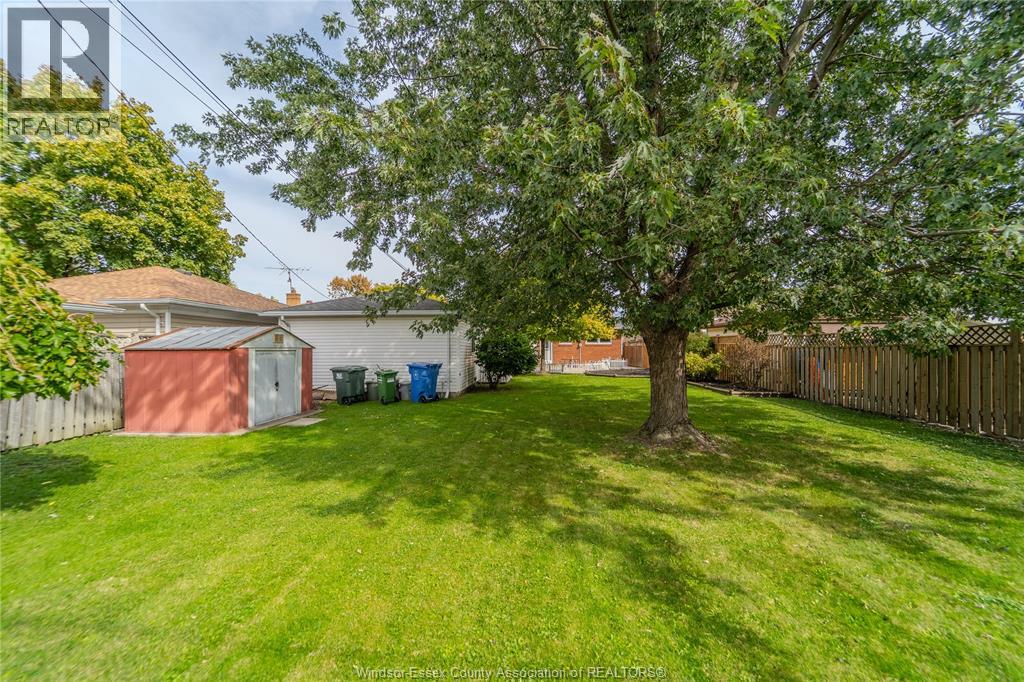 1049 BUCKINGHAM ROAD - 40