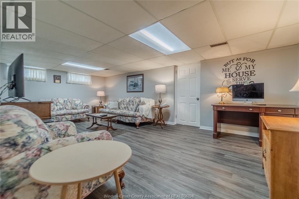 1049 BUCKINGHAM ROAD - 25