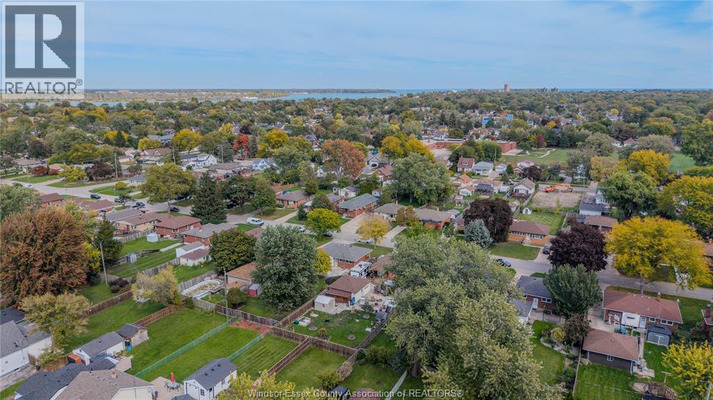 1049 BUCKINGHAM ROAD - 49