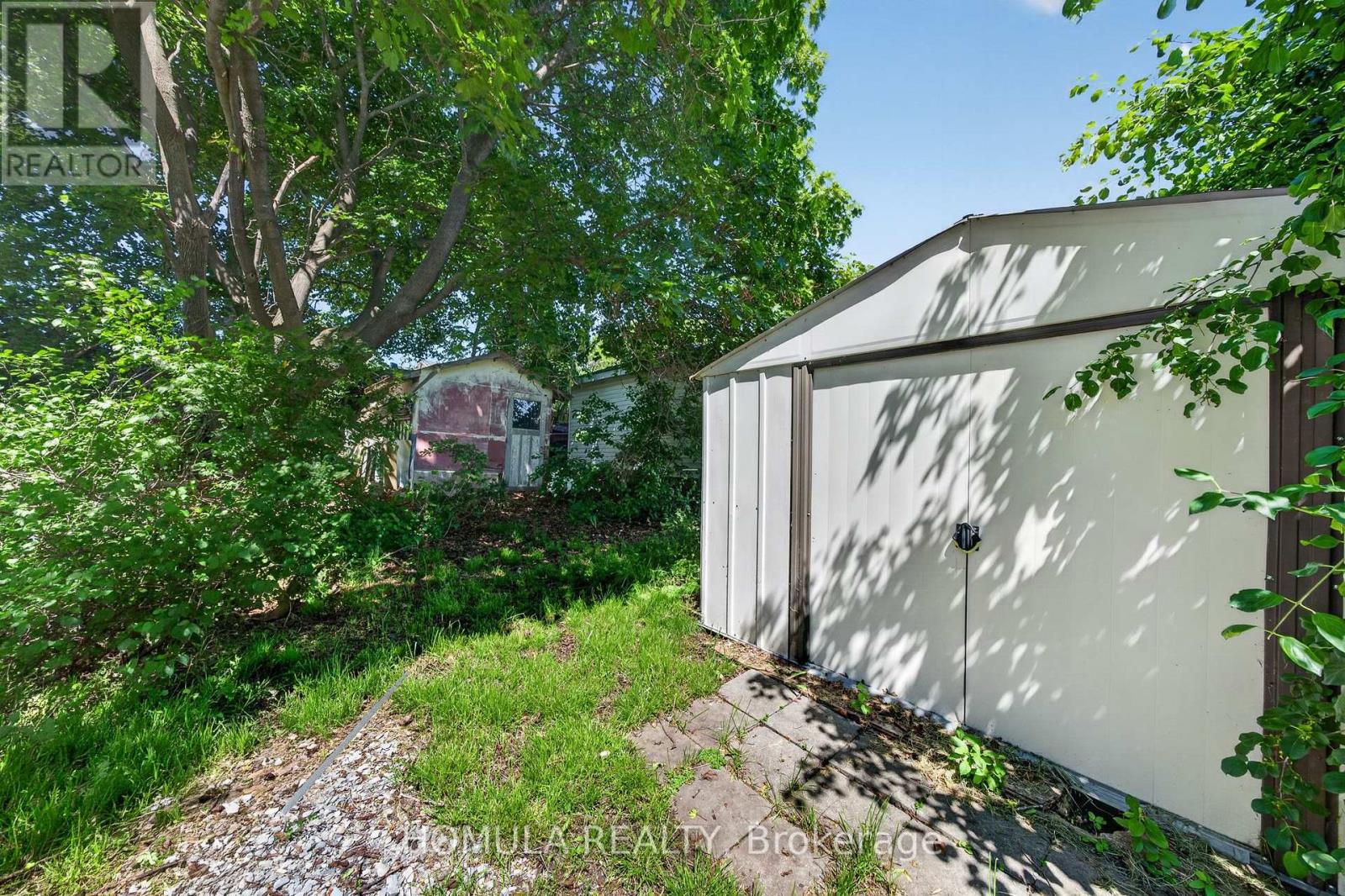 24 Riverside Drive — photo 31