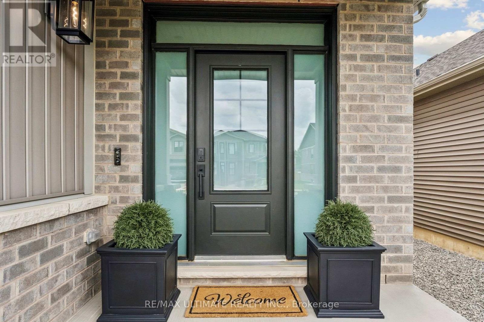 49 BLACKBIRD WAY, Hamilton (Mount Hope) — photo 4