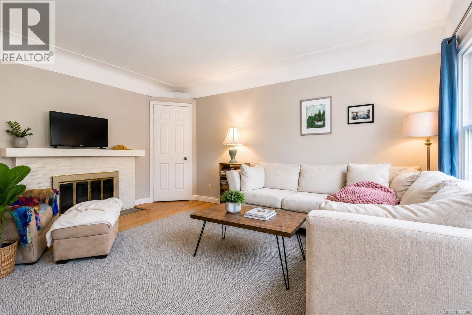  1736 Cedar Hill Cross Road, Saanich