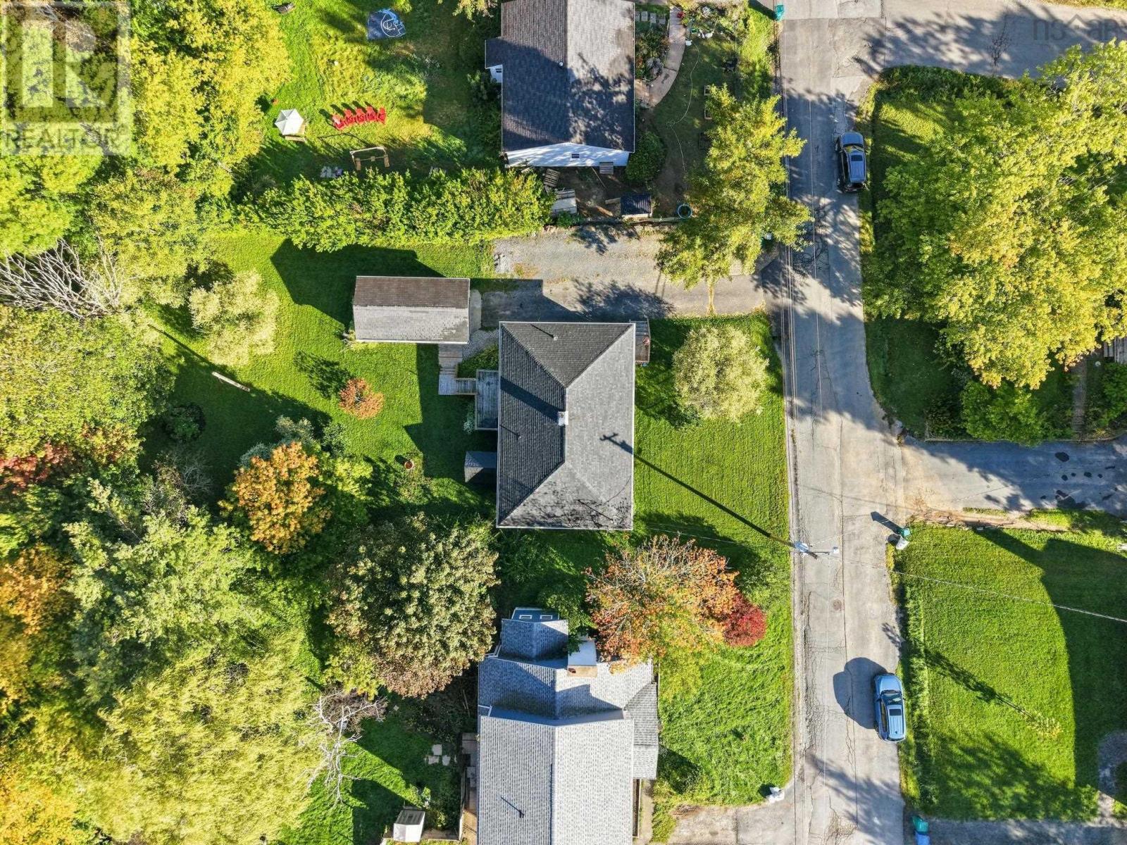 Property 32 of 33 of 122 Campbell Avenue