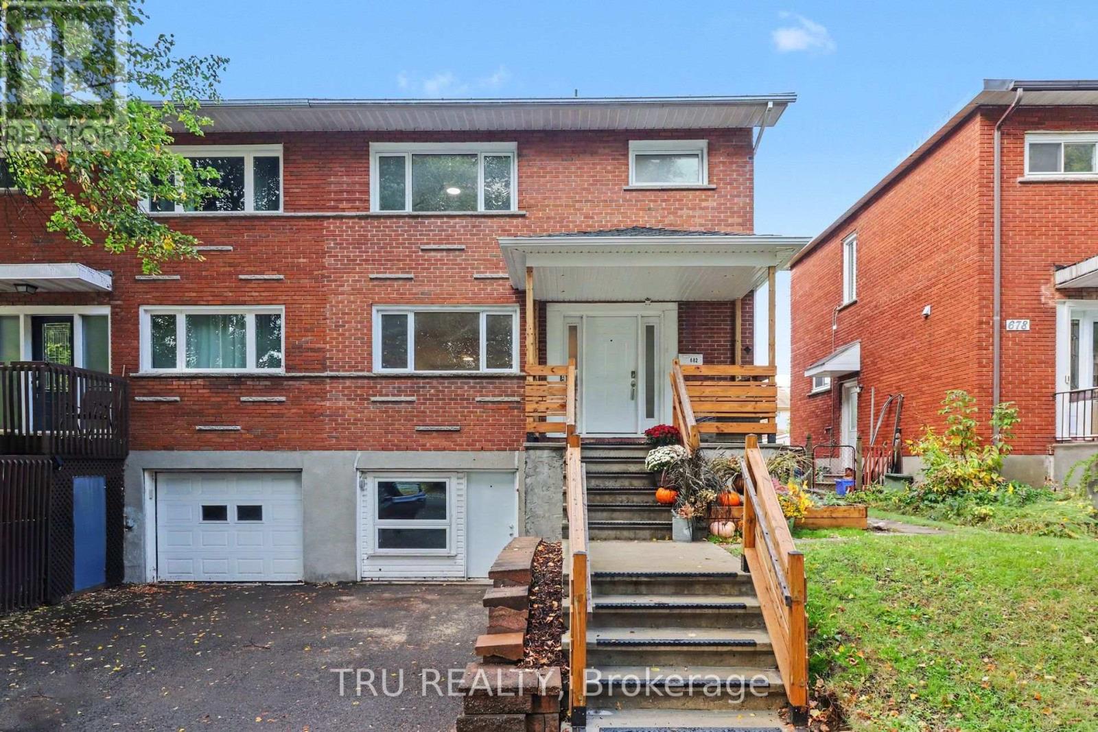 682 MORIN STREET - 2