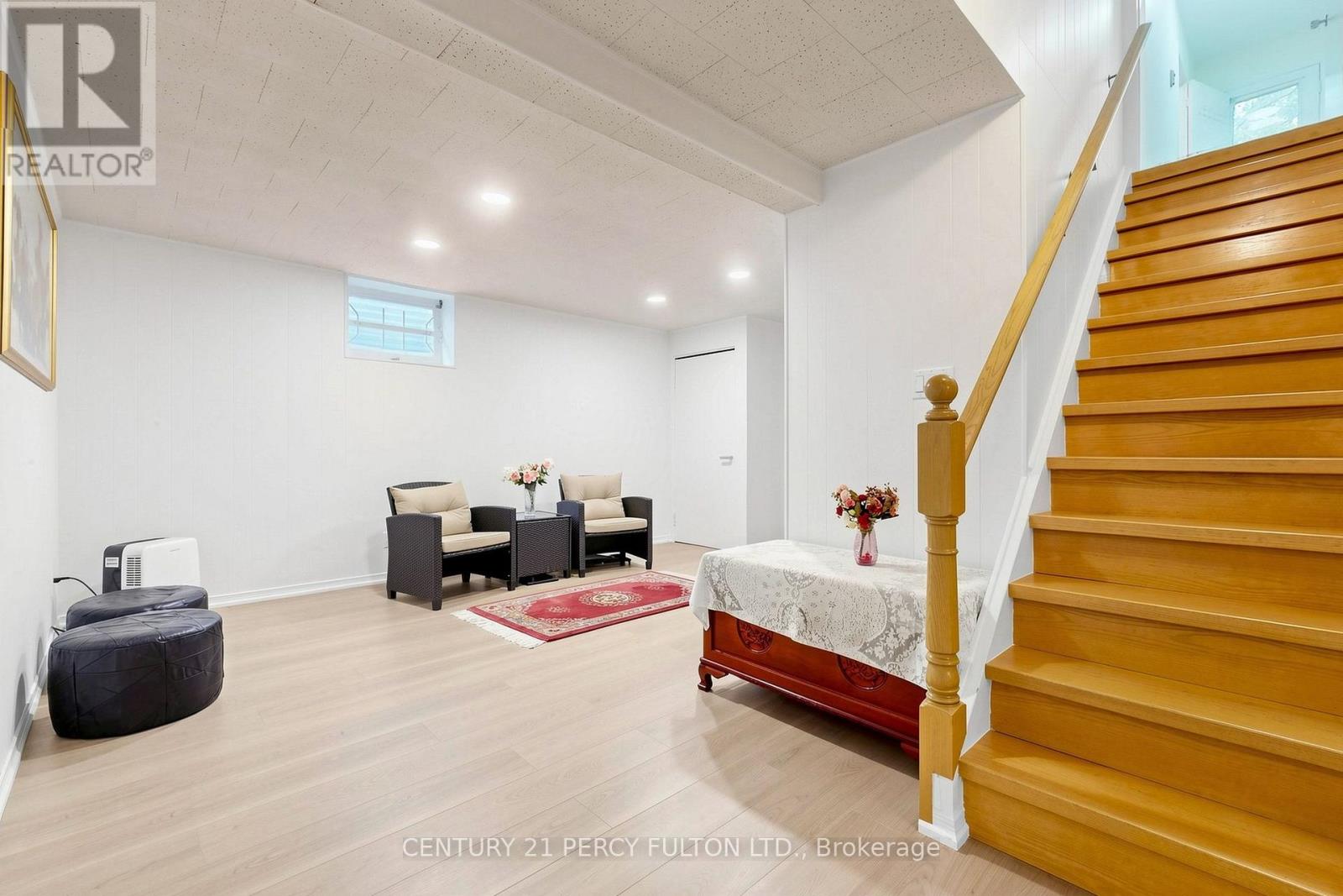 20 Zircon Court, Toronto, ON photo 33