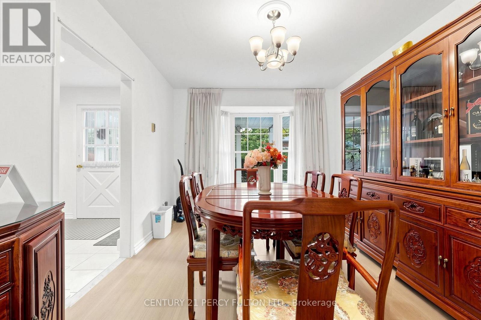 20 Zircon Court, Toronto, ON photo 8