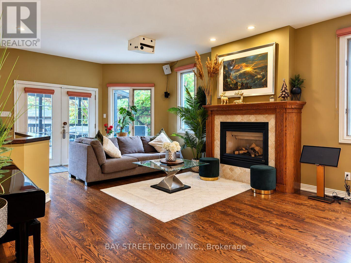 111 FRED VARLEY DRIVE - 3