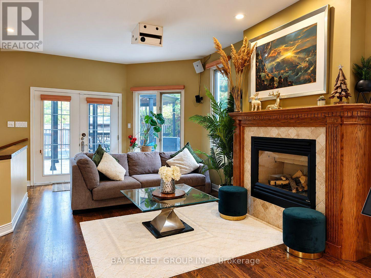 111 FRED VARLEY DRIVE - 4