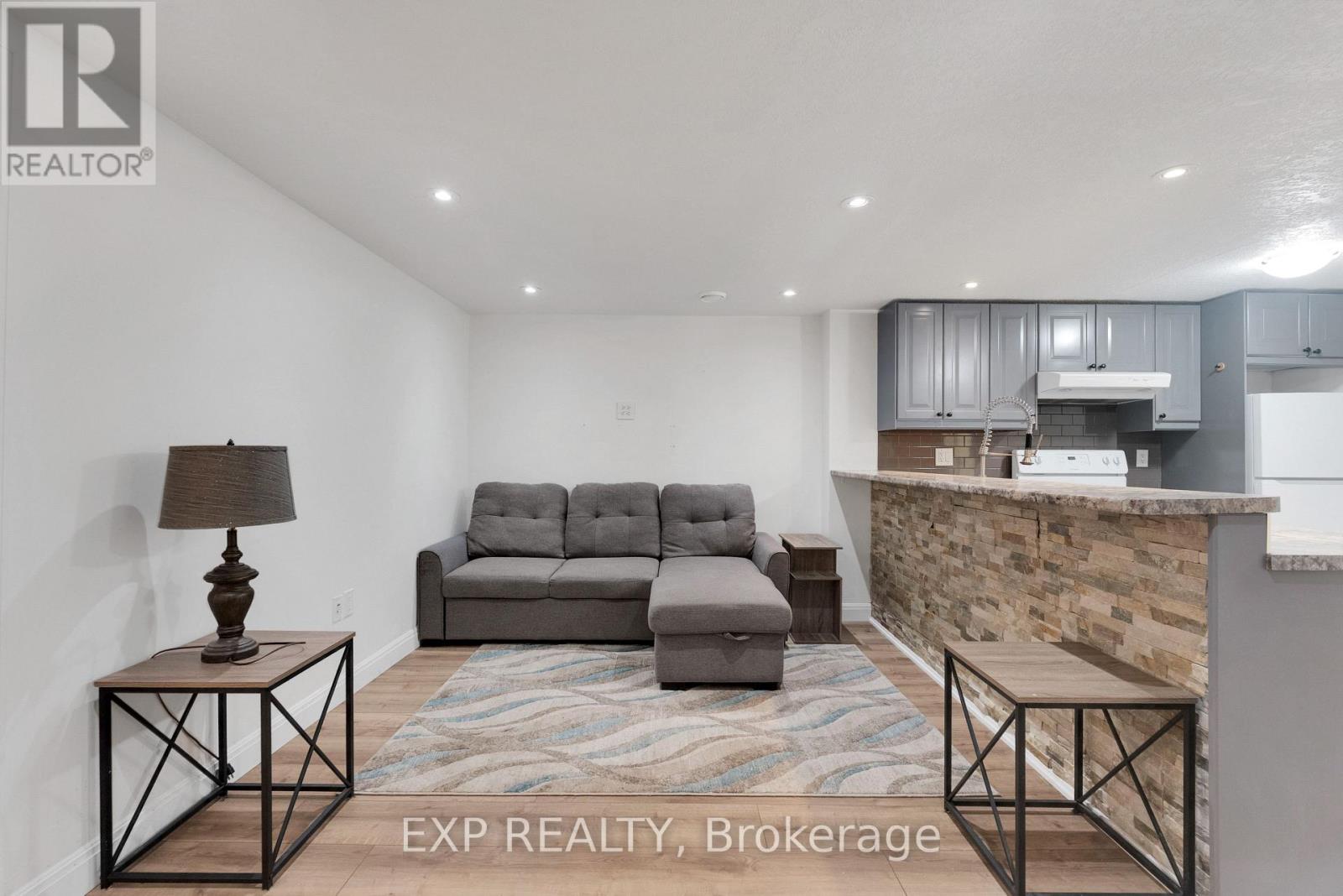 143 Albert Street West — photo 41