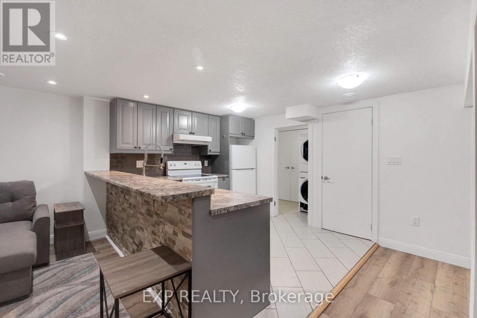 143 Albert Street West — photo 42