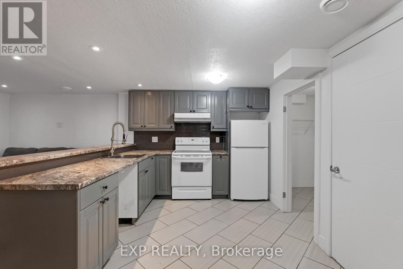 143 Albert Street West — photo 43