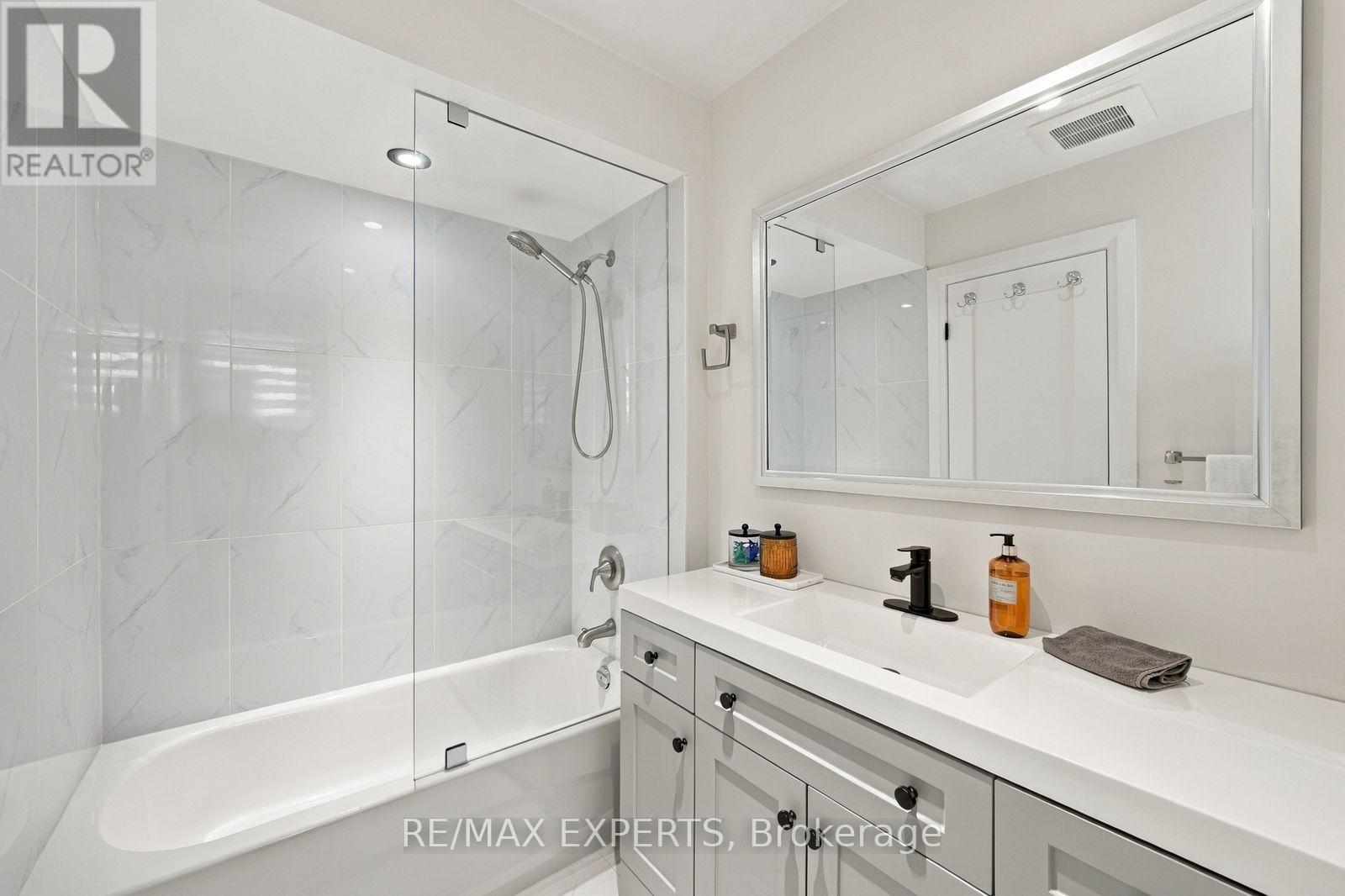 36 Jade Crescent, Vaughan, ON photo 31
