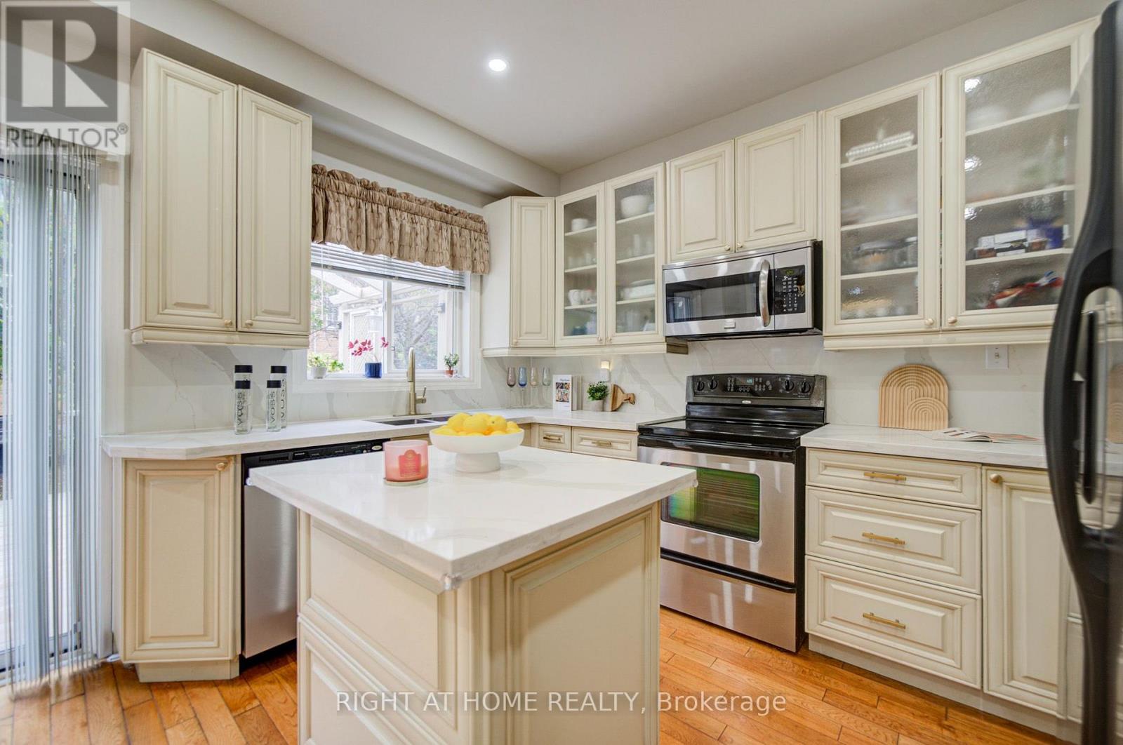 81 OLD COLONY ROAD - 10