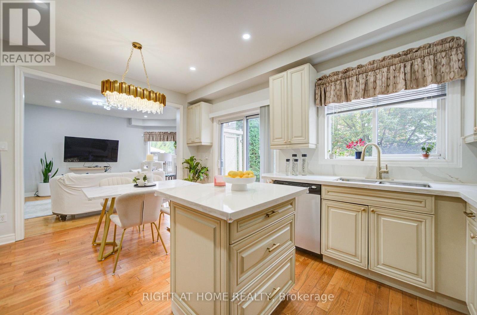 81 OLD COLONY ROAD - 11