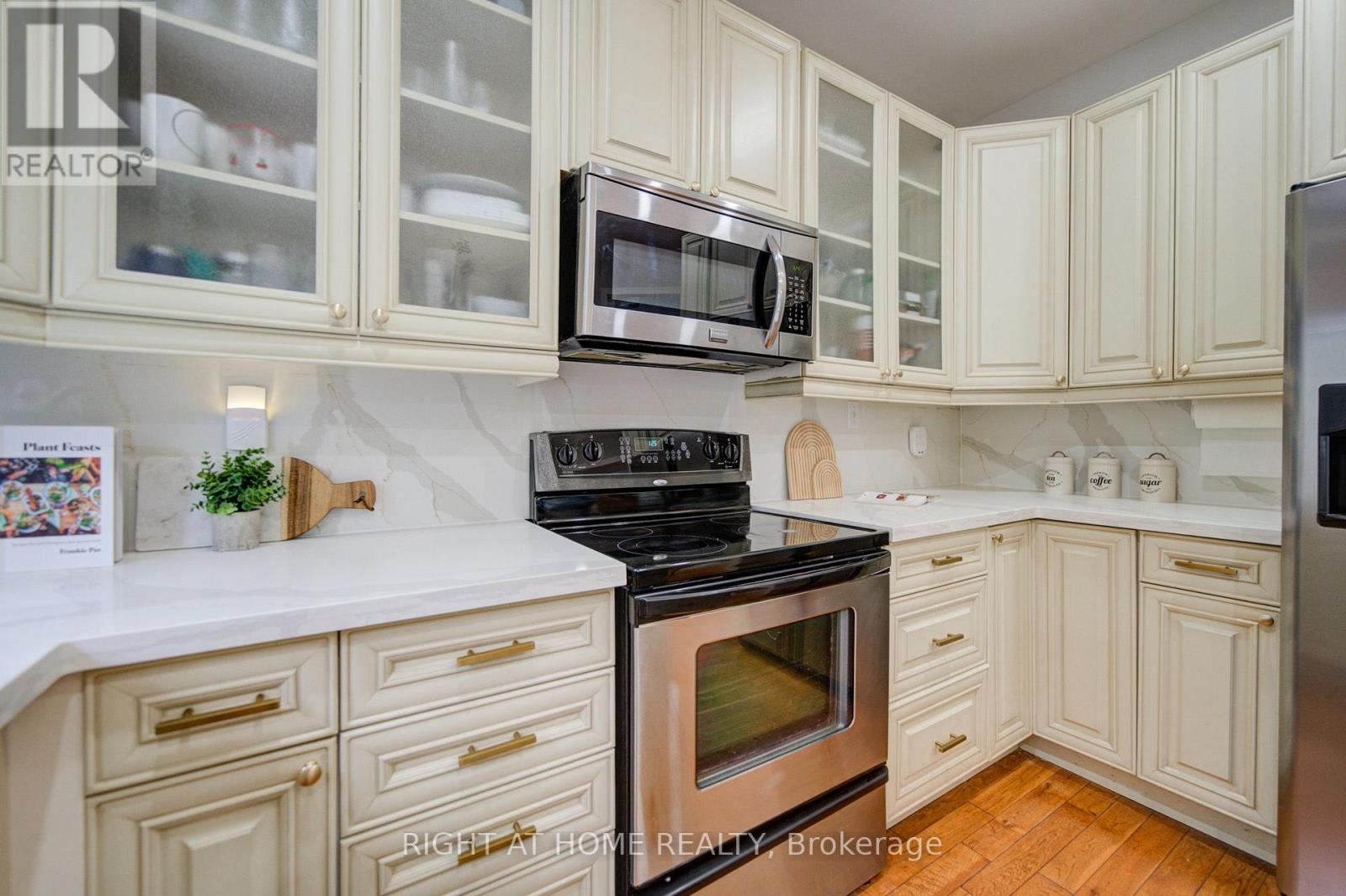 81 OLD COLONY ROAD - 12