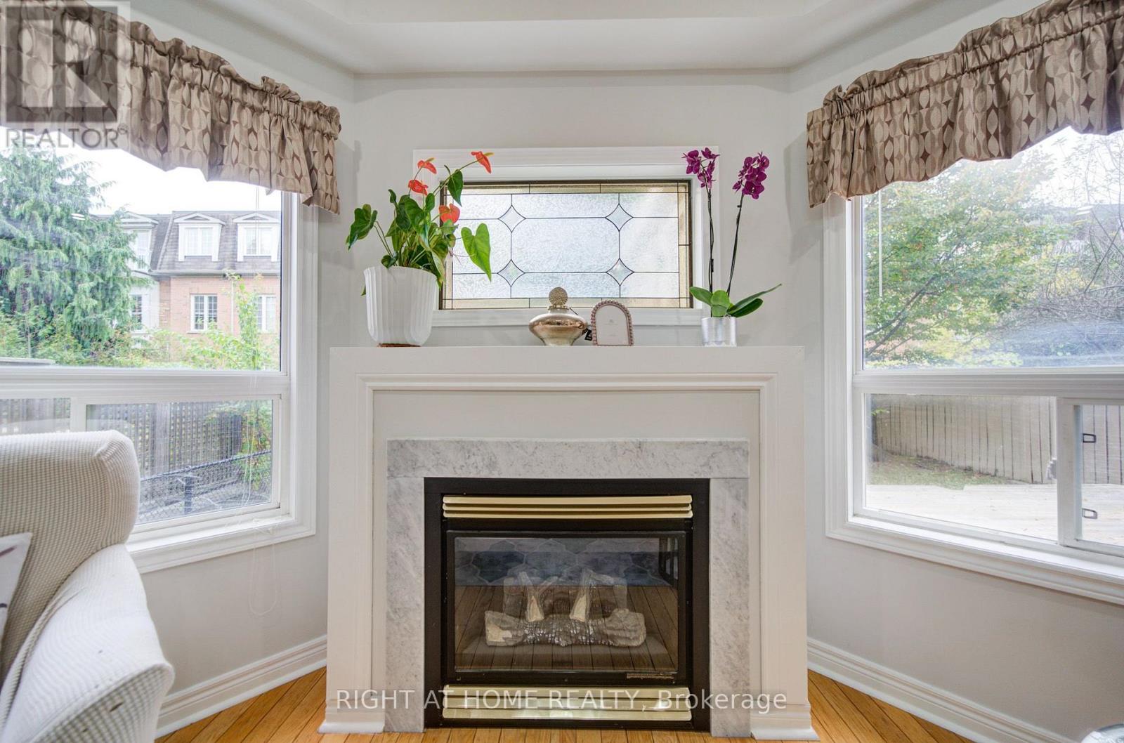 81 Old Colony Road, Richmond Hill, ON photo 15
