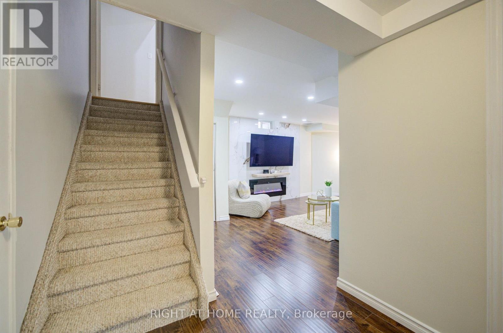 81 Old Colony Road, Richmond Hill, ON photo 29
