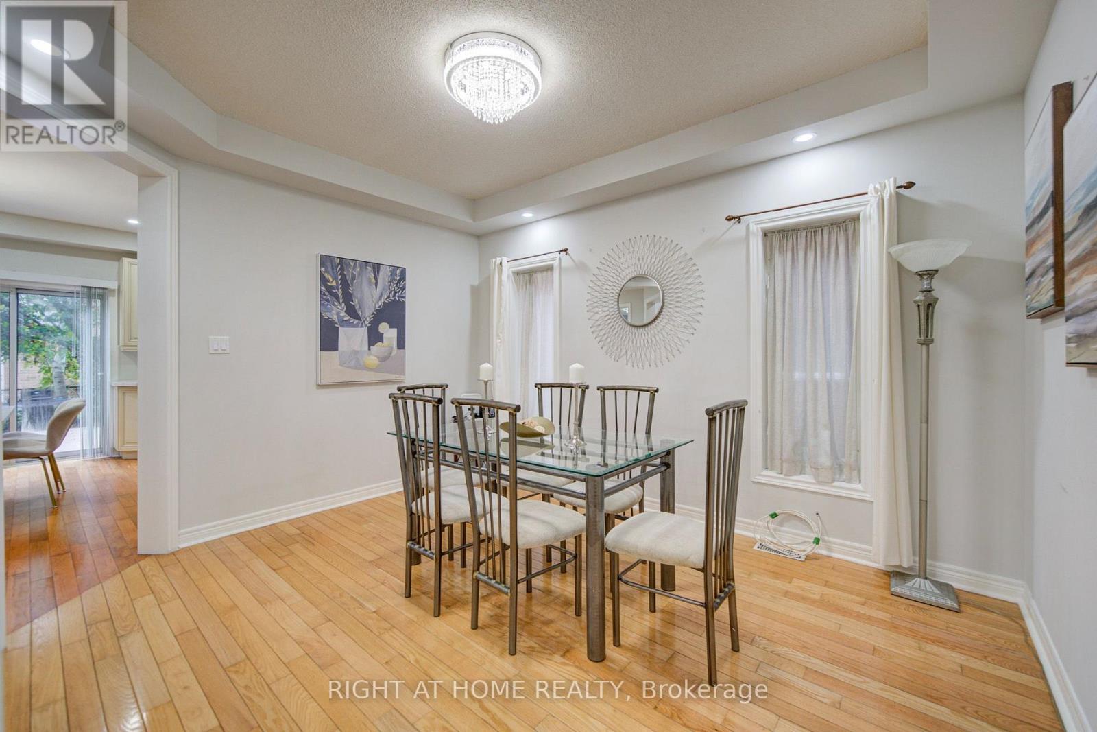81 Old Colony Road, Richmond Hill, ON photo 4