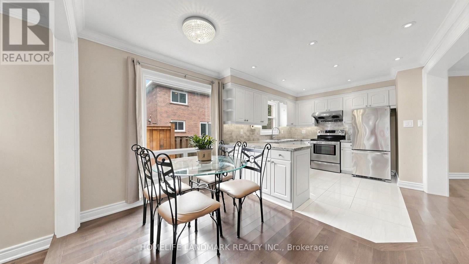4 BISHOP CRESCENT, Markham (Markham Village) — photo 11