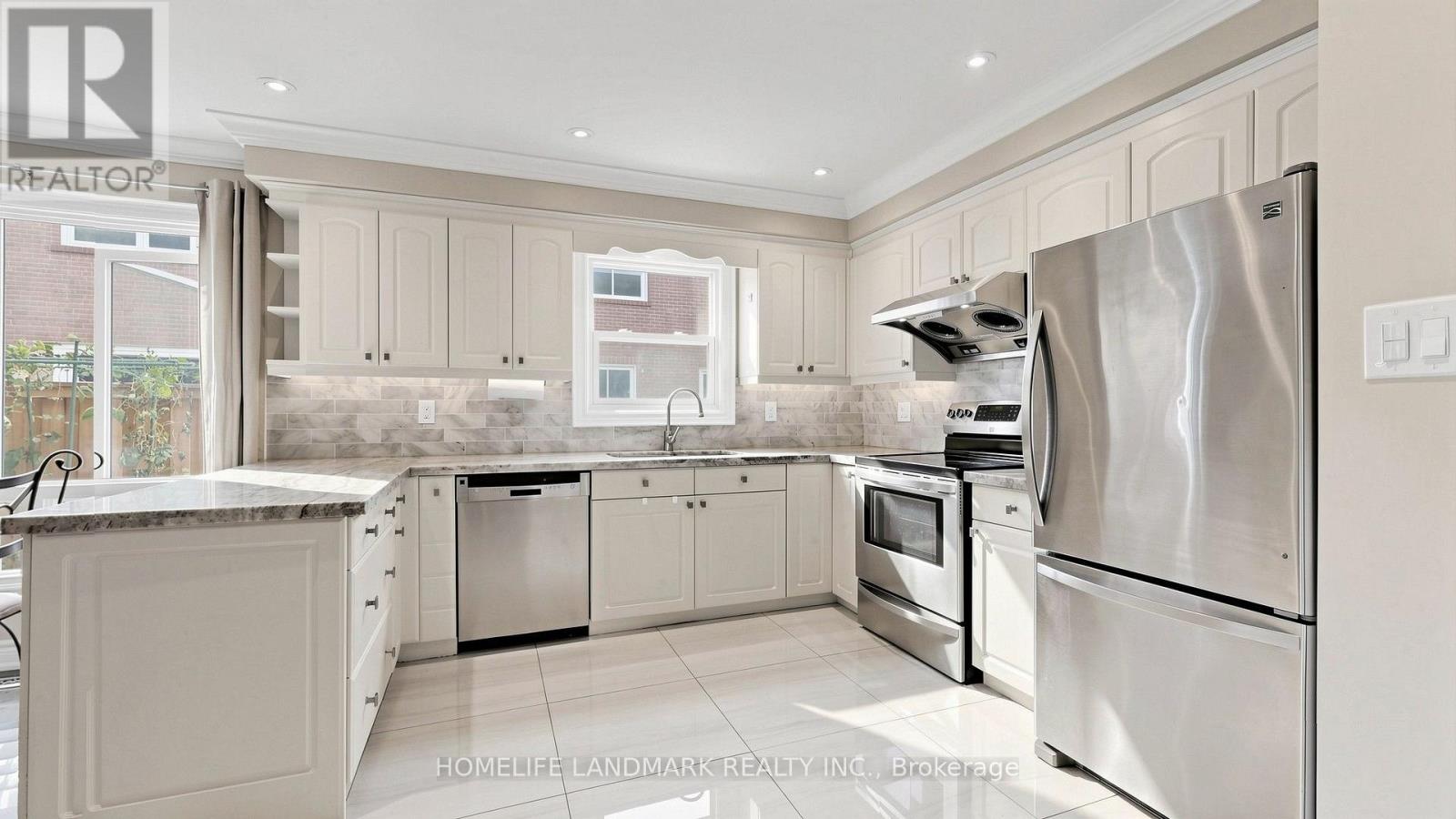 4 BISHOP CRESCENT, Markham (Markham Village) — photo 12