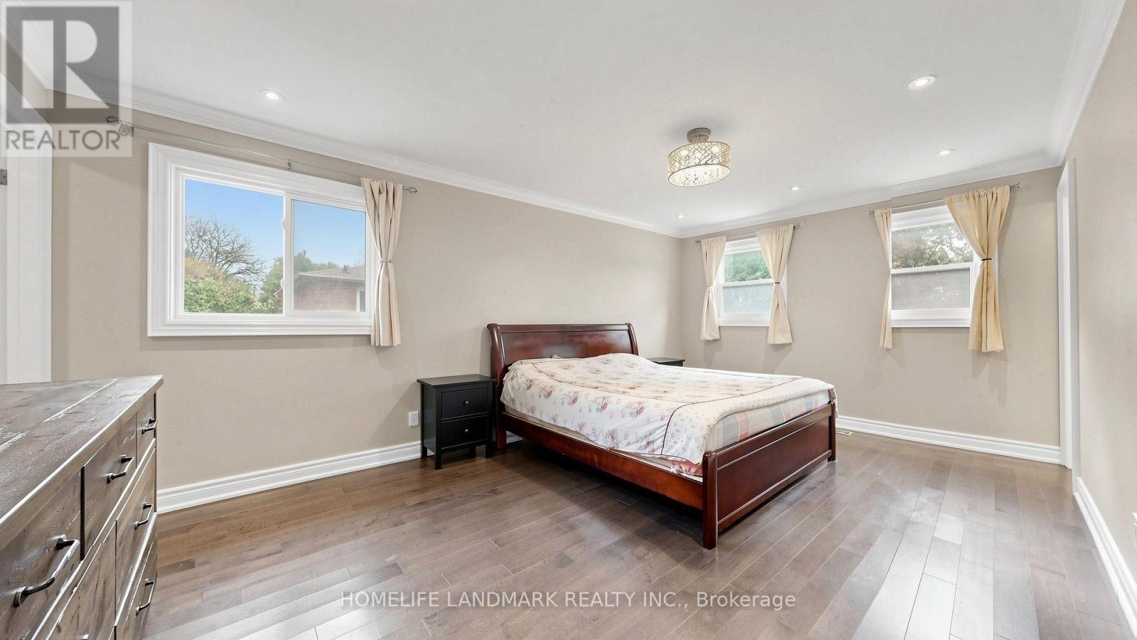 4 Bishop Crescent, Markham, ON photo 16