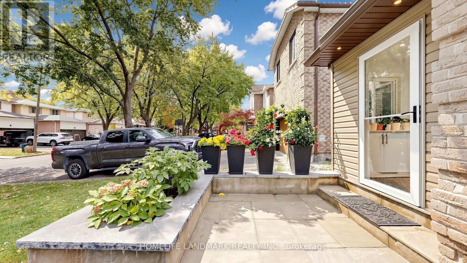 4 BISHOP CRESCENT, Markham (Markham Village) — photo 3