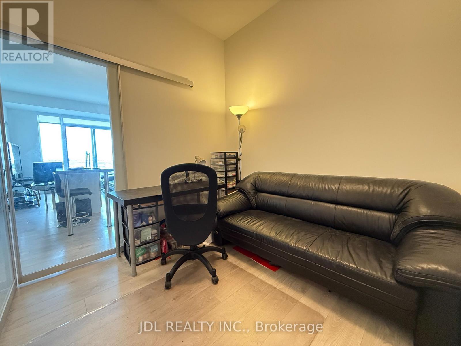 18 Rouge Valley Drive West — photo 11