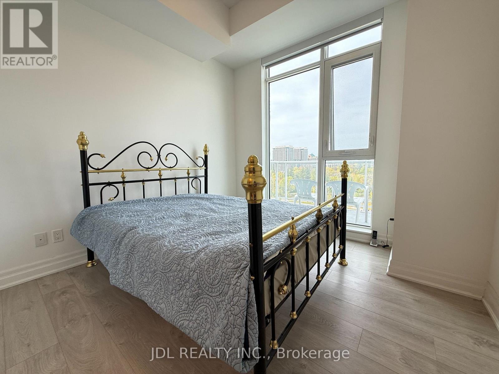 18 Rouge Valley Drive West — photo 16