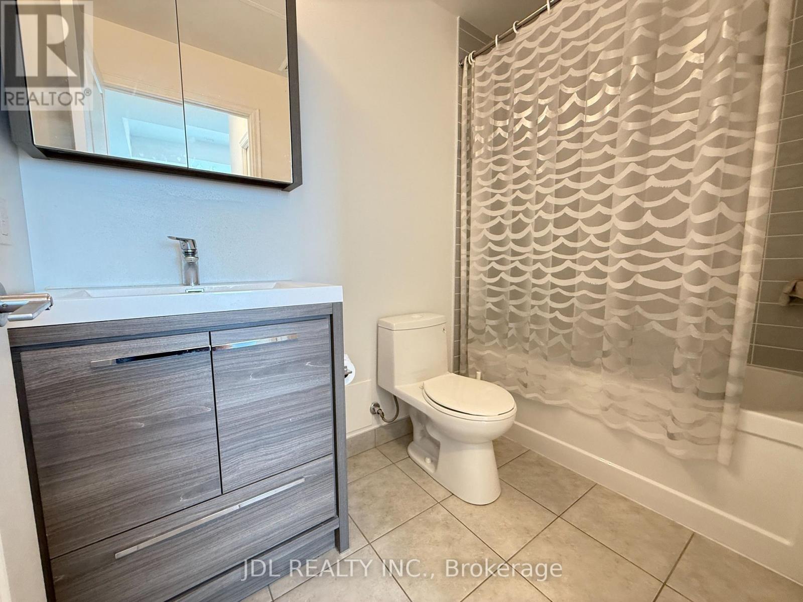 18 Rouge Valley Drive West — photo 17