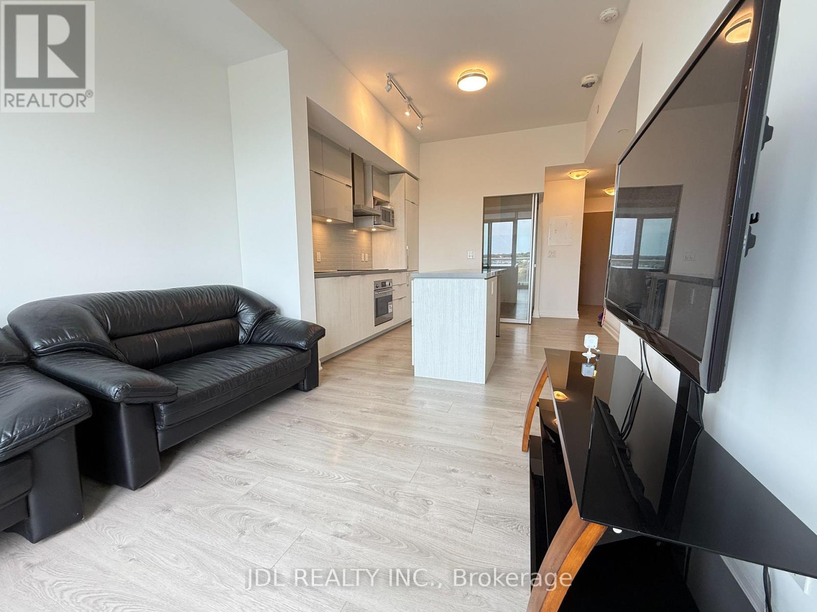 18 Rouge Valley Drive West — photo 7